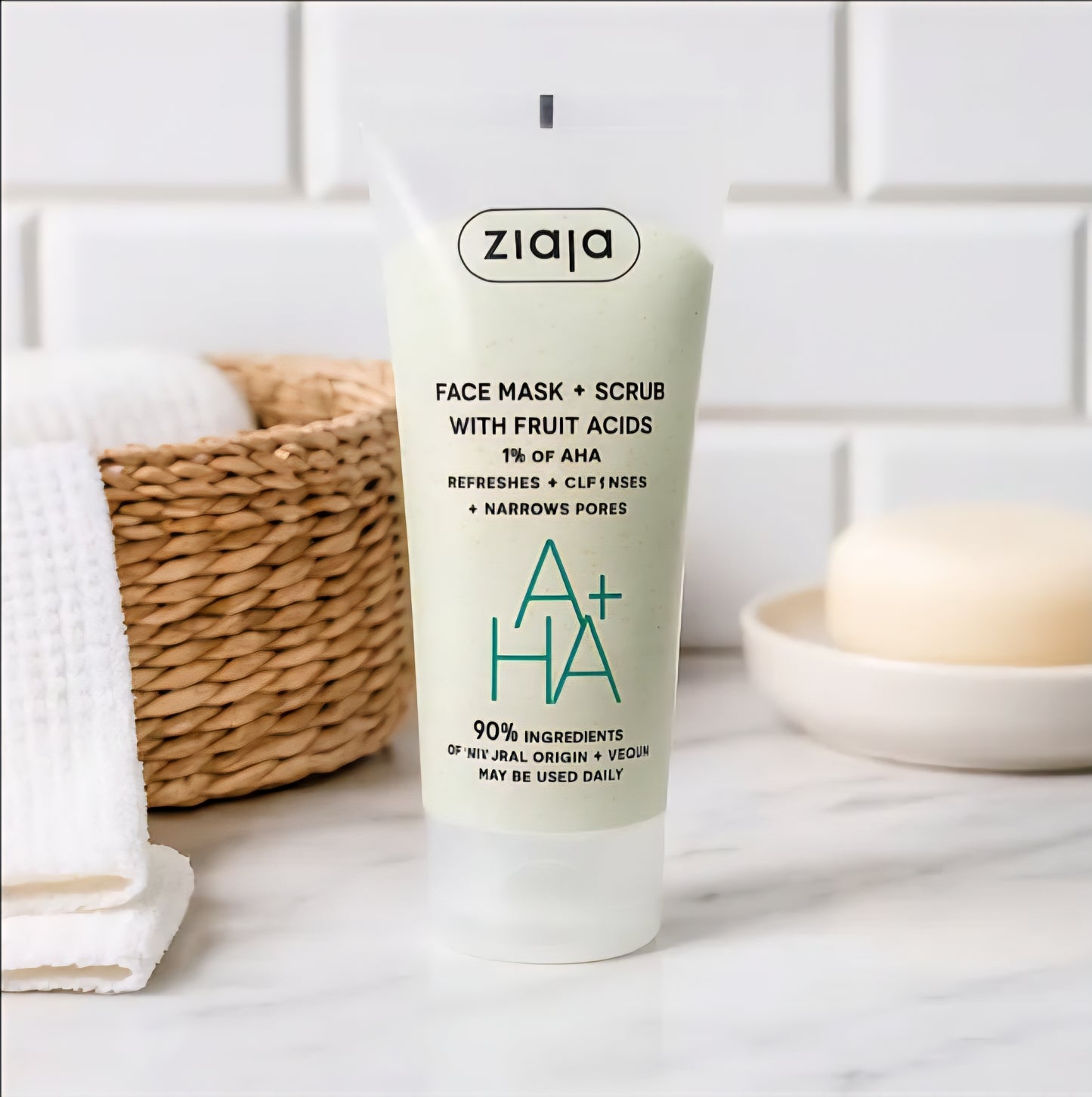 Gommage et masque 2 en 1 aux acide de fruit